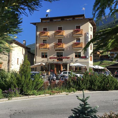 Hotel Zebrù Valfurva Buitenkant foto