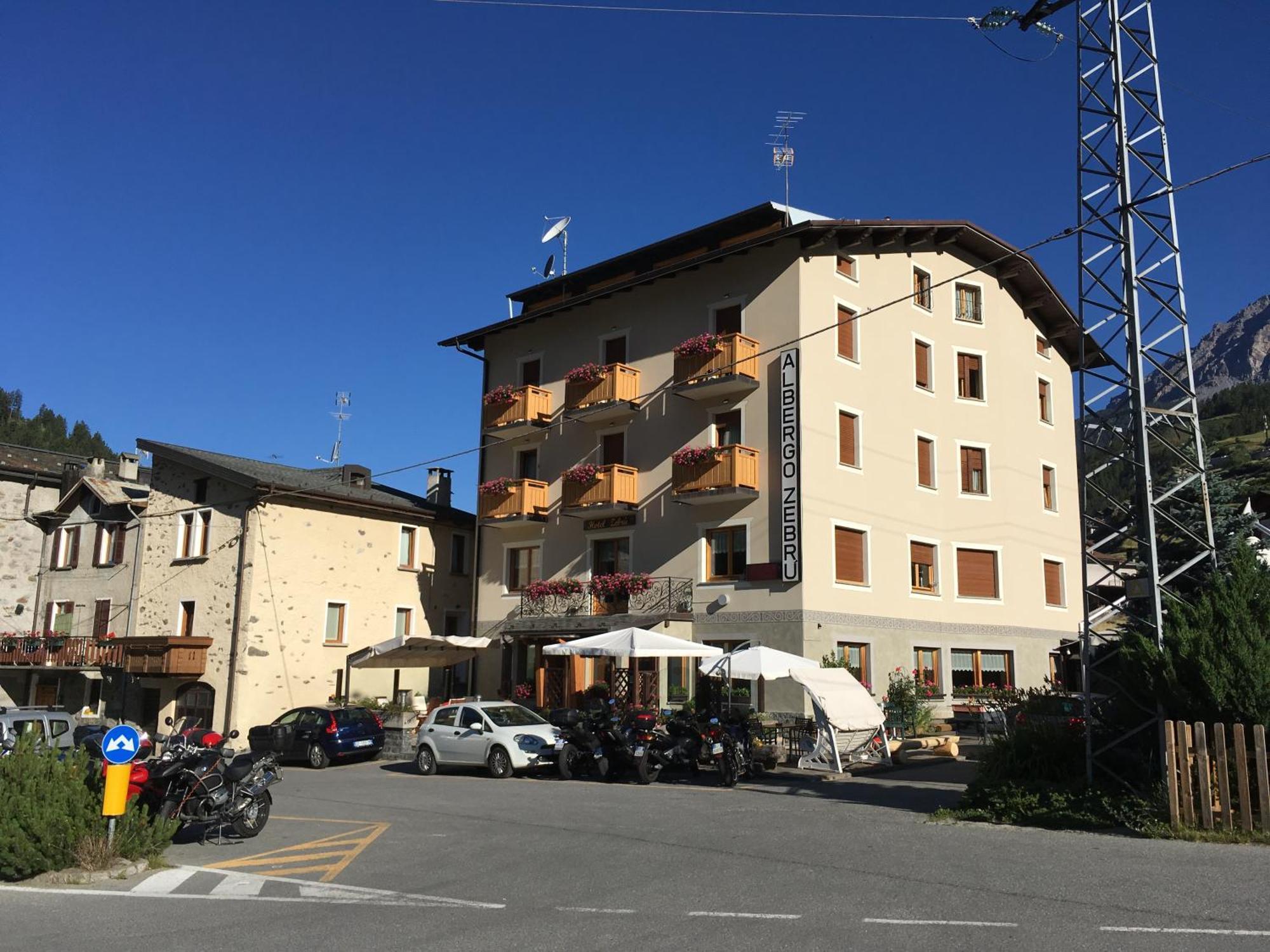 Hotel Zebrù Valfurva Buitenkant foto