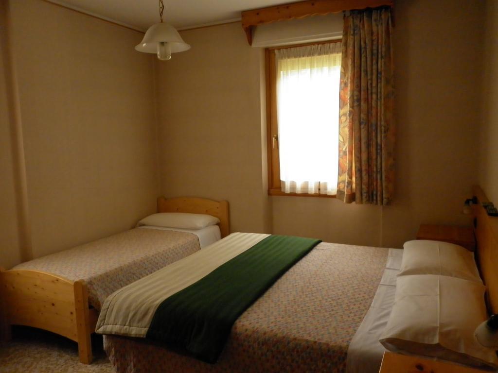 Hotel Zebrù Valfurva Kamer foto