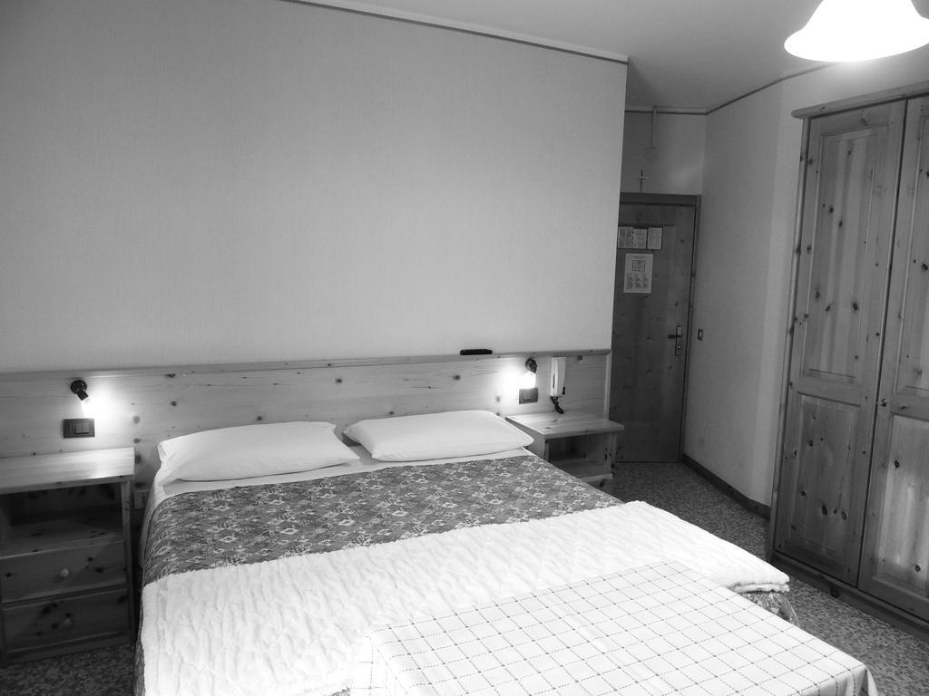 Hotel Zebrù Valfurva Buitenkant foto